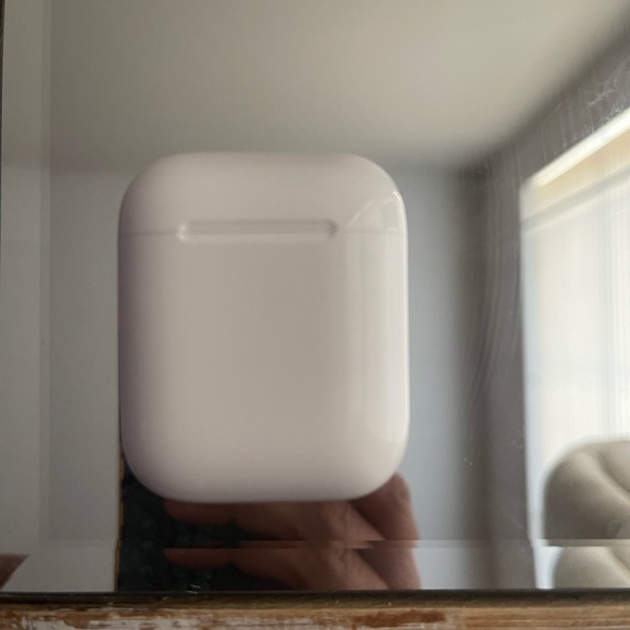 Authentic Apple Air Pods Charging Case Only - Picture 1 of 4